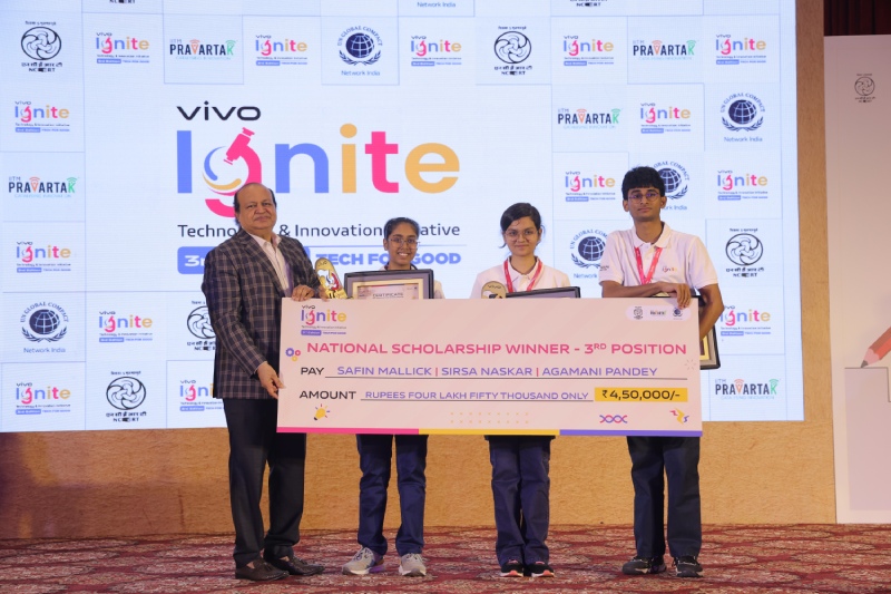 Safin Mallick, Sirsa Naskar, & Agamani Pandey 